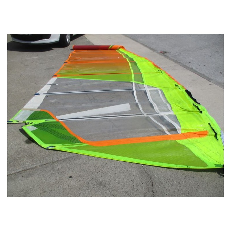 Voile Windsurf occasion Neilpryde RACING EVO 8  9,6 m² 2016
