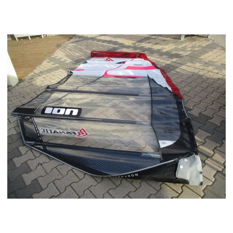 Voile Windsurf occasion North sails WARP 8,4 m² 2019