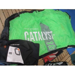 Aile nue Kitesurf occasion Ozone Catalyst V4 10 m²  