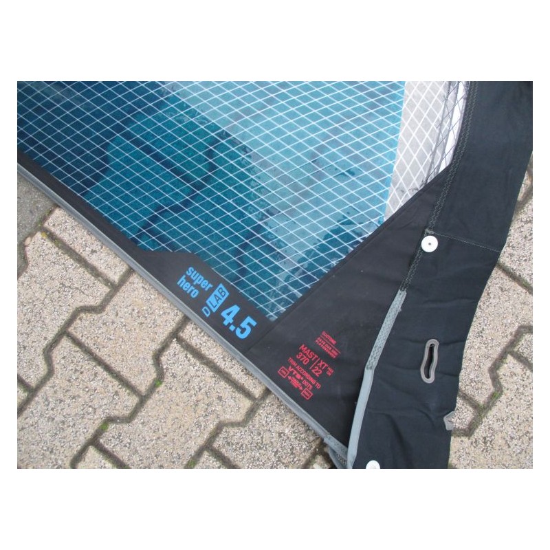 Voile Windsurf occasion Duotone Super_Hero D/LAB 4,5 m² 2025 white/turquoise