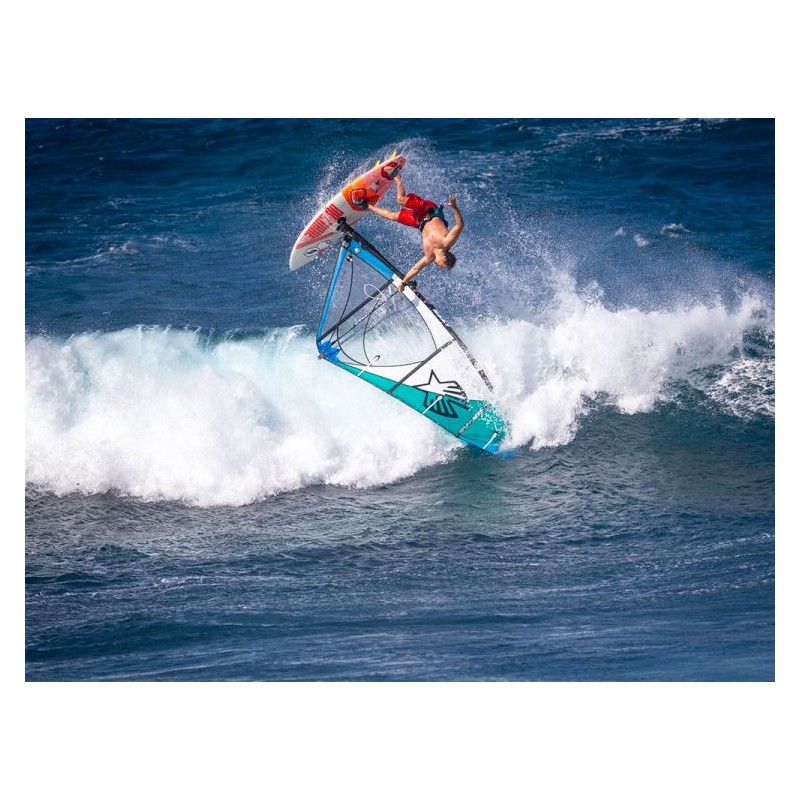 Ezzy sails WAVE 2026